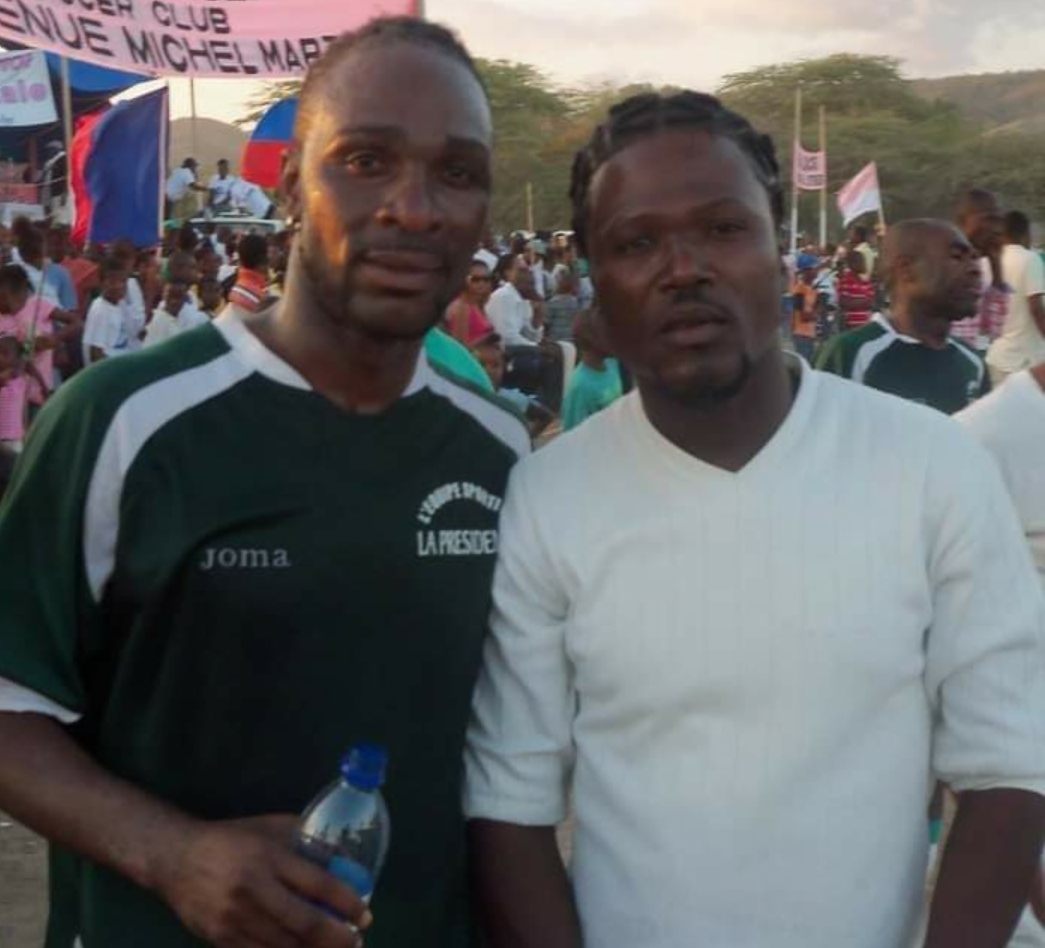 Jhonny Descollines et un ami( Photo archives) 