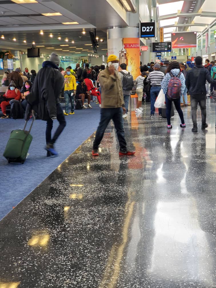 Des haitiens à l'aéroport de Miami 