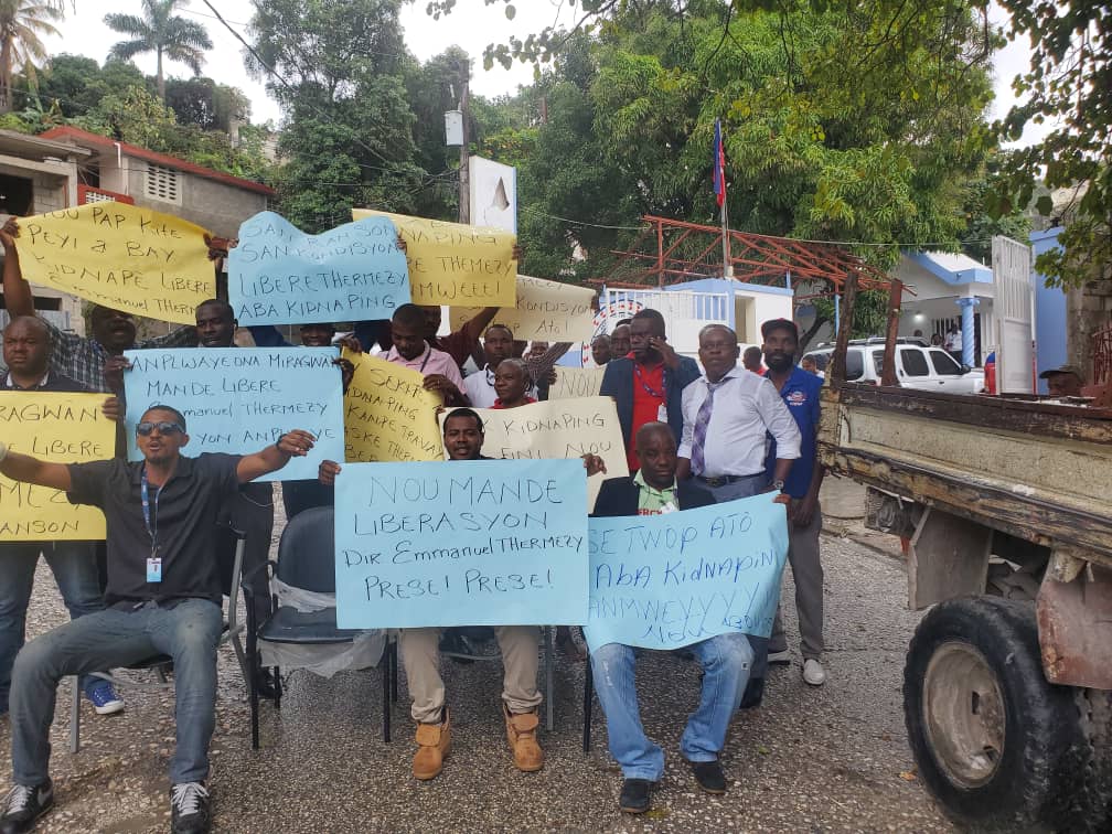 Sit-in des employés de l'ONA ( Miragoâne) 