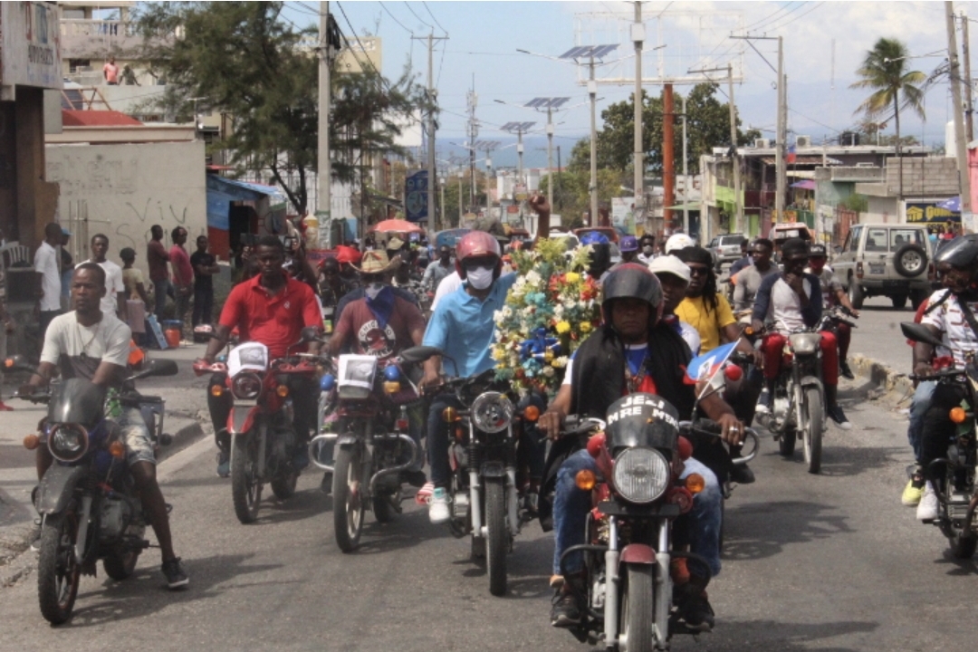 La marche des chauffeurs de taxi moto