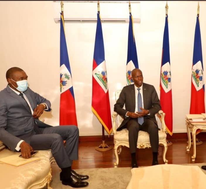 Joseph Lambert et Jovenel Moïse au Palais National 