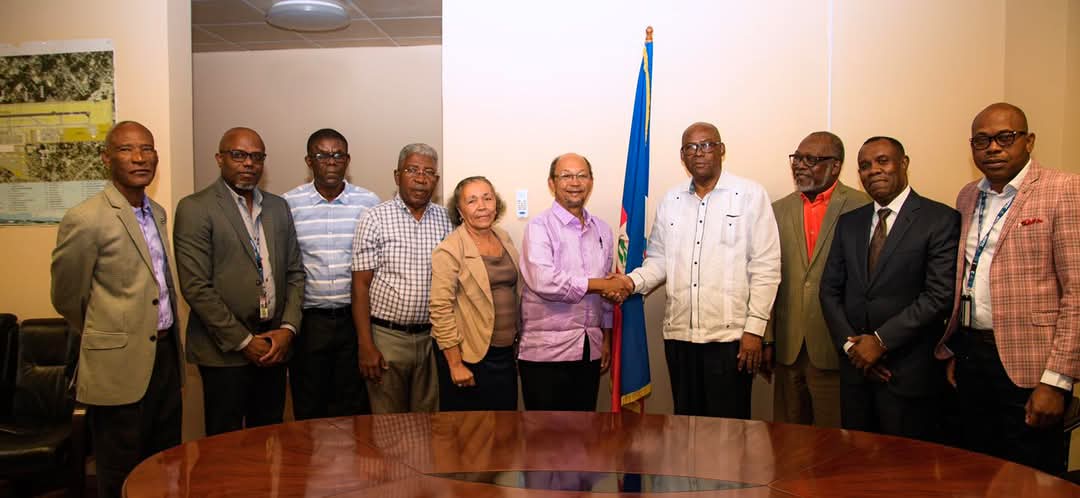 Président Leslie Voltaire visite L'OFNAC et l'AAN 