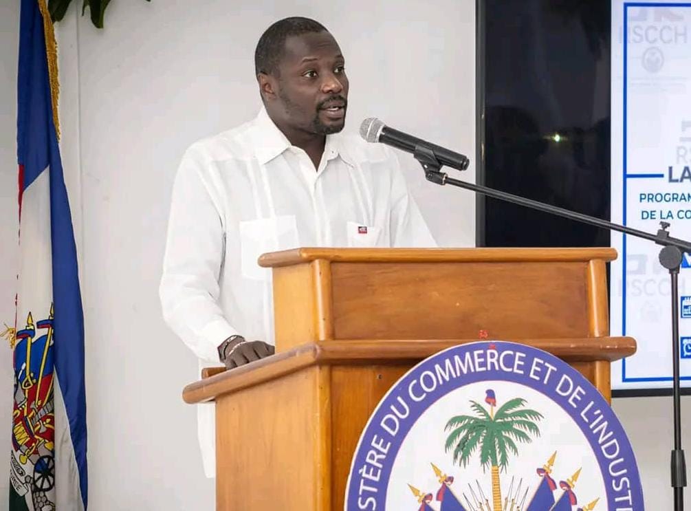 Le Ministre du Commerce James Monazard