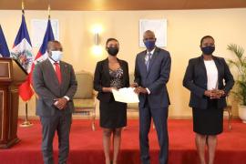 Jovenel Moïse remis de lettres de nomination 
