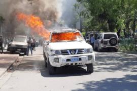Un véhicule immatriculé Officiel en feu à P.V 