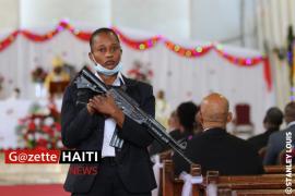 Ariel Henry à l'Eglise bien surveillée 