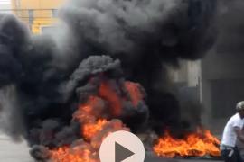Barricades de pneus enflammés à Delmas 